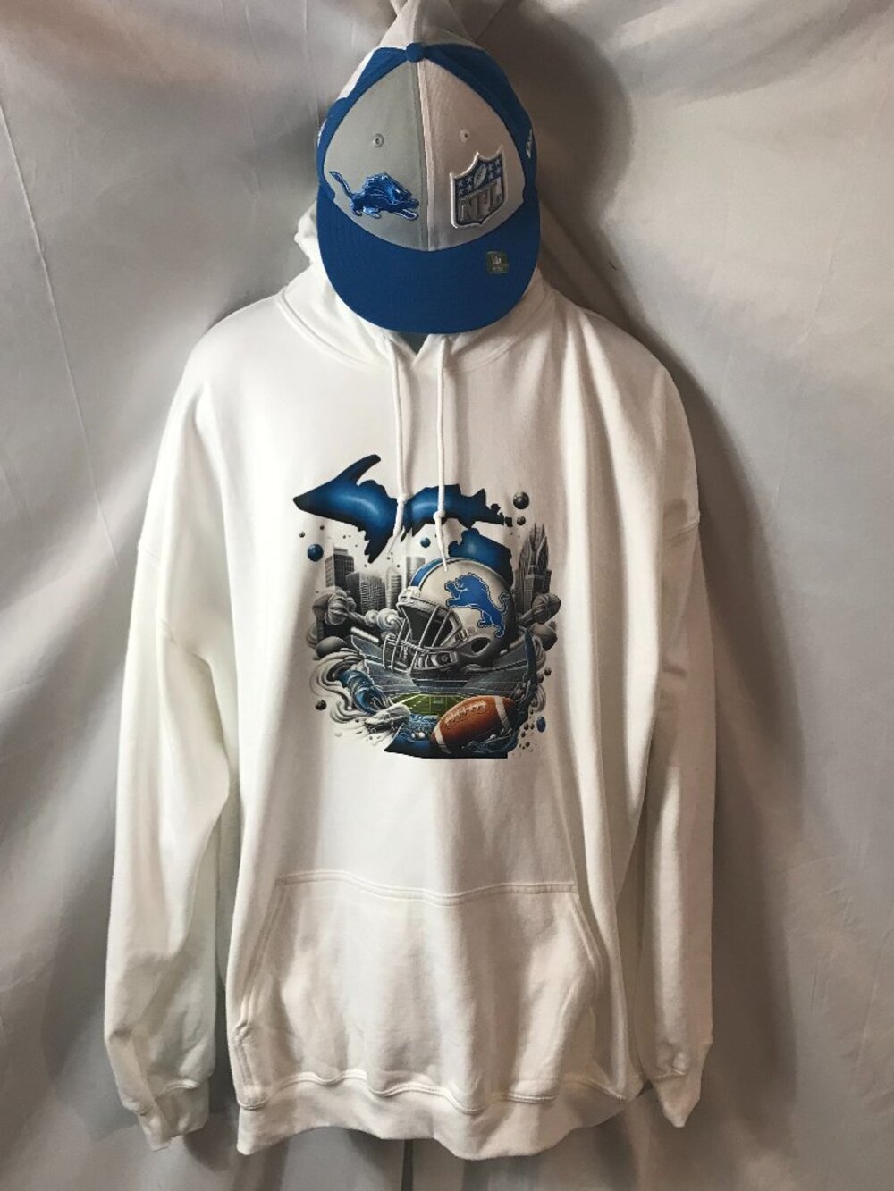 Detroit Lions Flat Bill Adjustable Hat & Activewear Athletic Sport Cut Hoodie